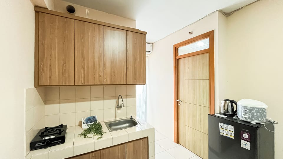 Apartment | Private kitchen | Fridge, stovetop, cookware/dishes/utensils