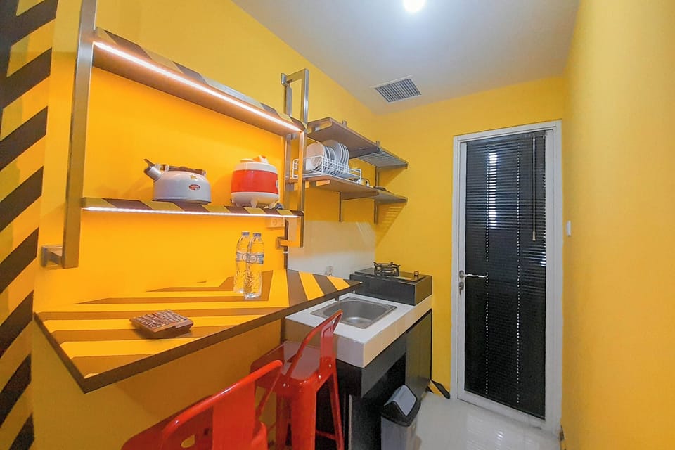 Apartment | Private kitchen | Fridge, stovetop, cookware/dishes/utensils