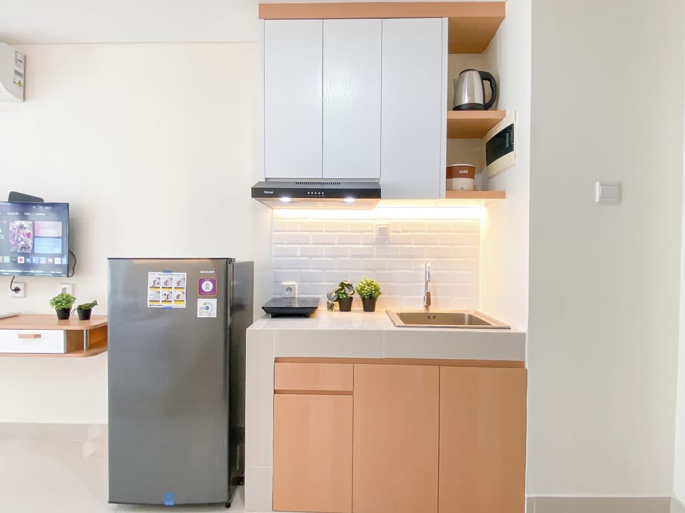 Apartment | Private kitchen | Fridge, stovetop, cookware/dishes/utensils