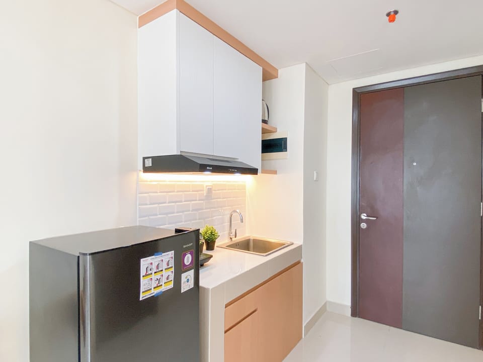 Apartment | Private kitchen | Fridge, stovetop, cookware/dishes/utensils