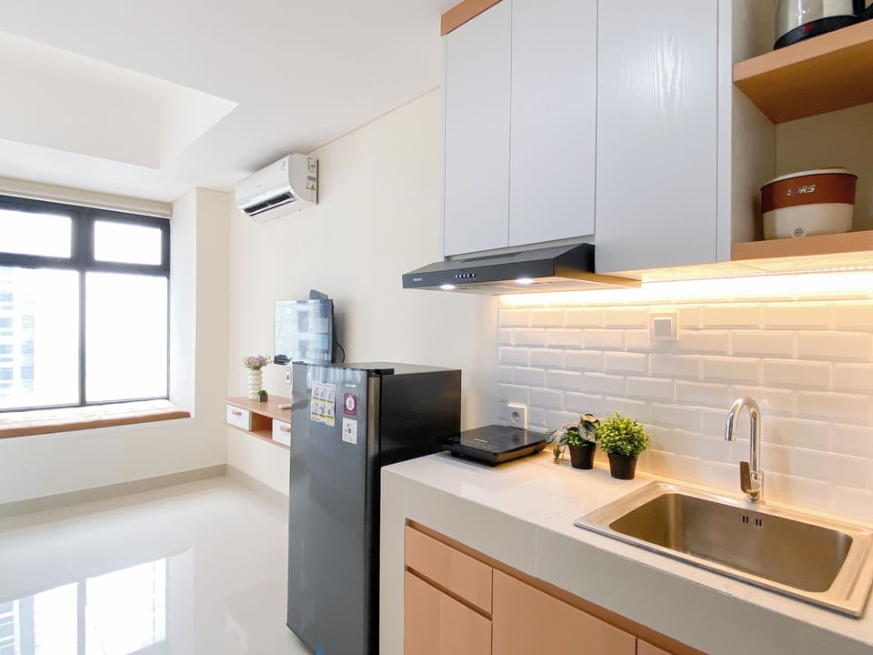 Apartment | Private kitchen | Fridge, stovetop, cookware/dishes/utensils
