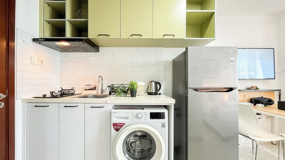 Apartment | Private kitchen | Fridge, stovetop, cookware/dishes/utensils
