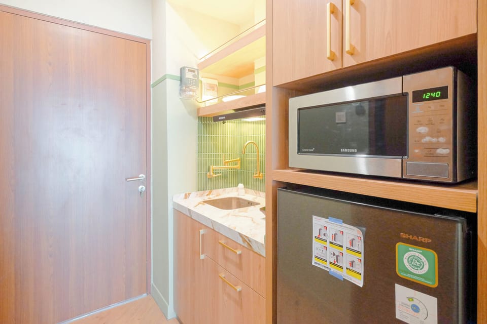 Apartment | Private kitchen | Fridge, stovetop, cookware/dishes/utensils