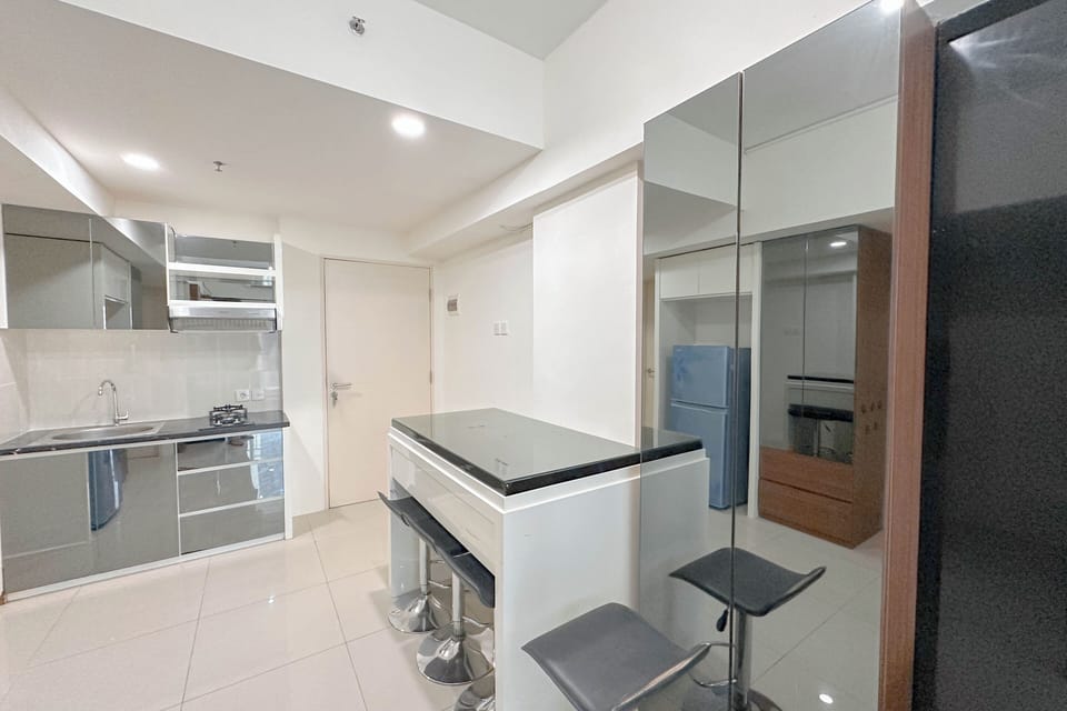 Apartment | Private kitchen | Fridge, stovetop, cookware/dishes/utensils