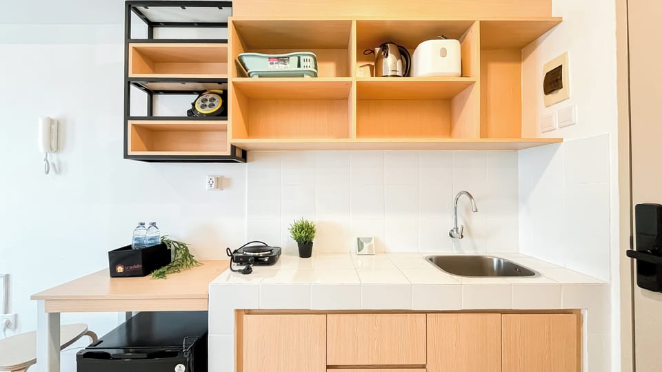 Apartment | Private kitchen | Fridge, stovetop, cookware/dishes/utensils