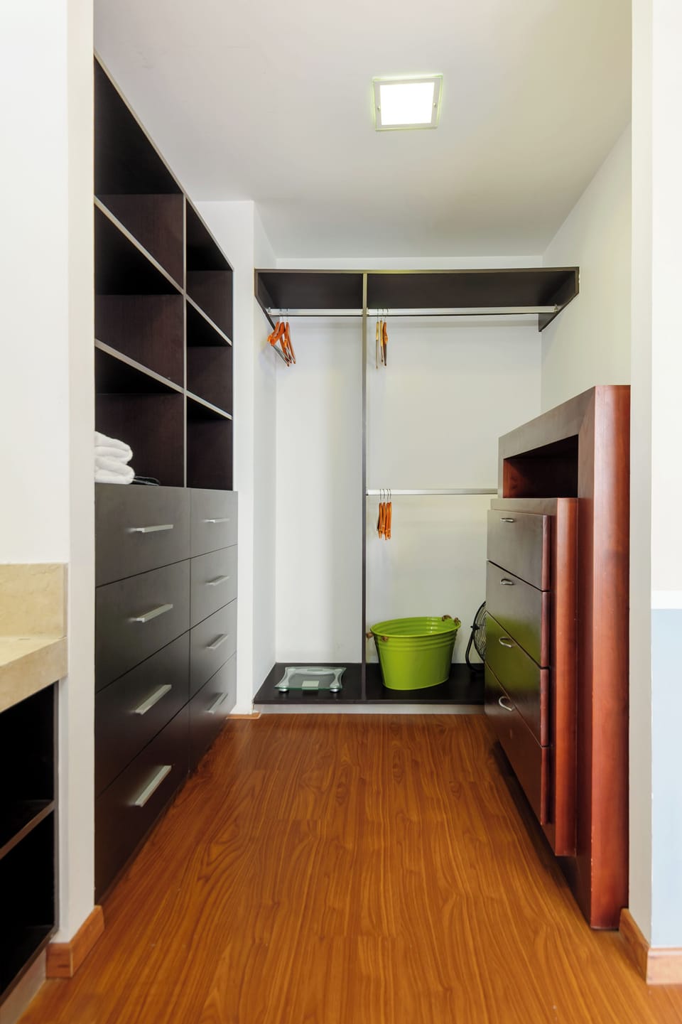 Design Apartment, 2 Bedrooms, City View, Tower | Wardrobe