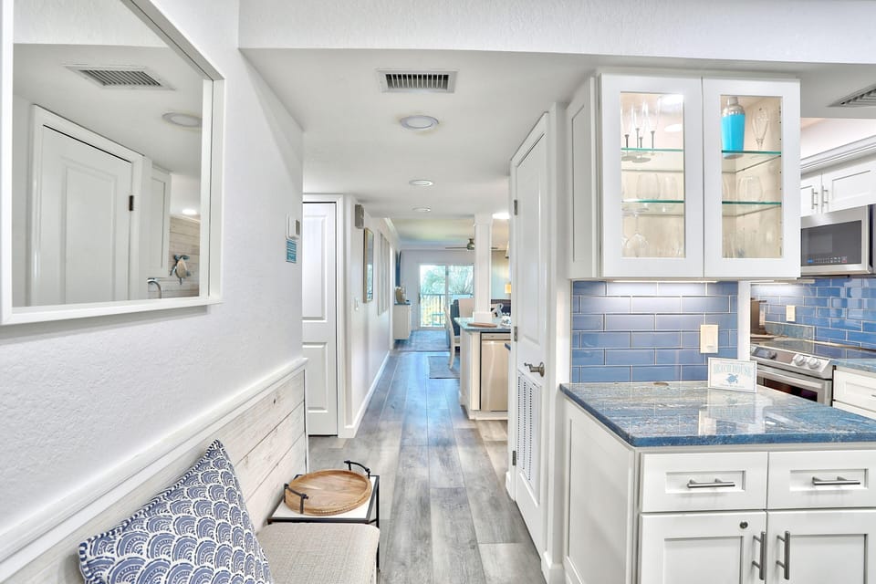 Condo, Multiple Beds (Land's End 11-302 Beach Front - Premi) | Private kitchen | Oven, toaster