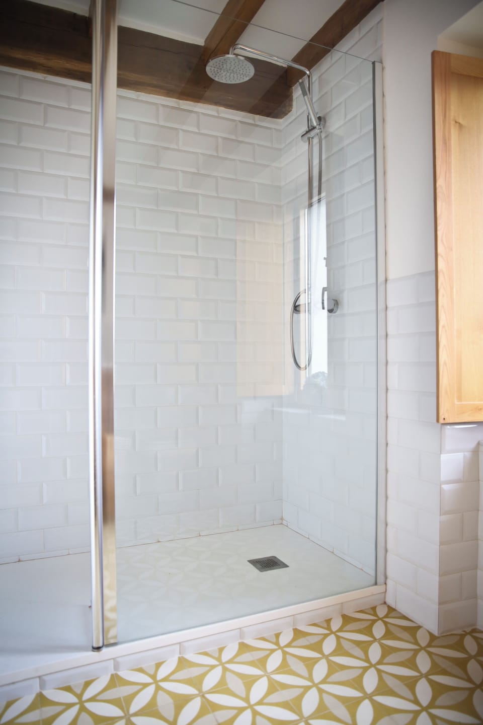 Towels, soap, shampoo, toilet paper