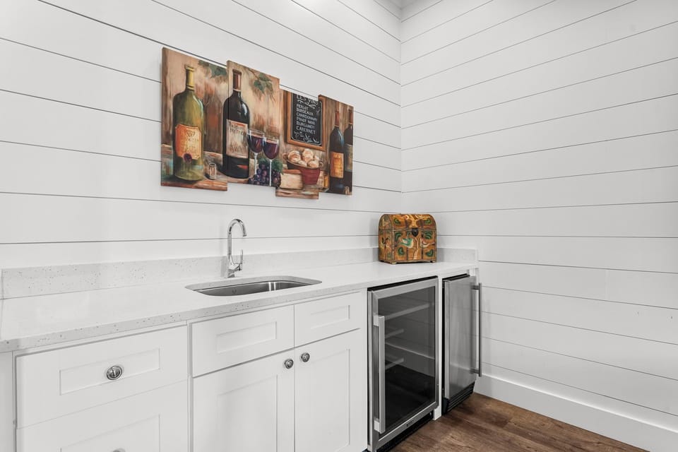 Wet Bar On 1st Floor