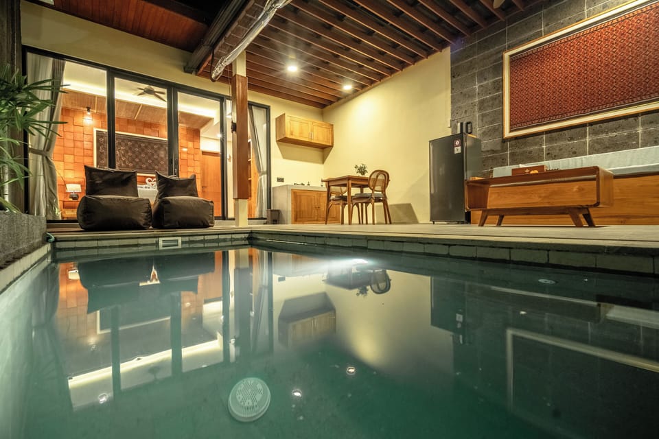 Private pool