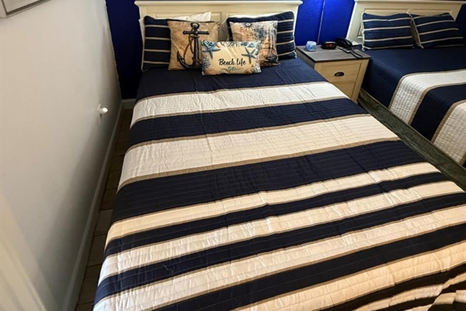 Bedroom with two queen beds