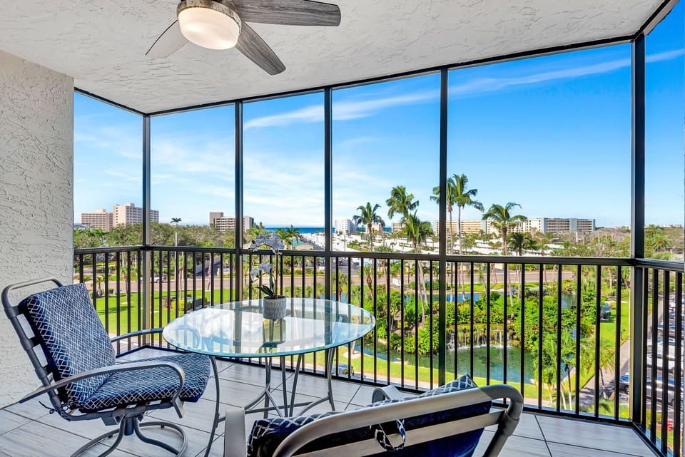 Luxury Bayside Condo – Pool, Tennis & Marina (4624)
