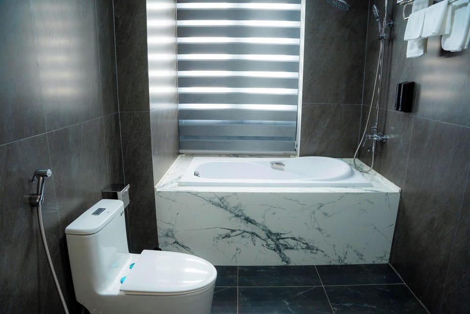 Shower, free toiletries, hair dryer, towels