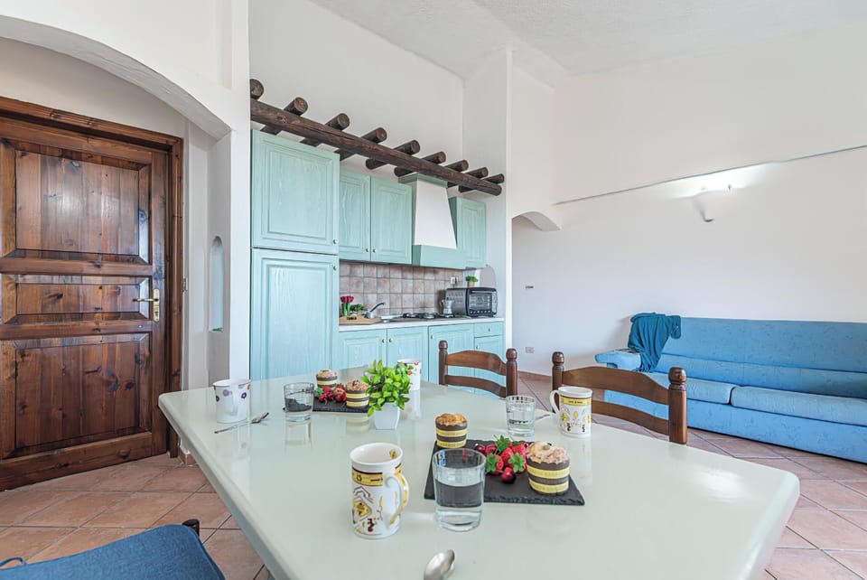 Standard Apartment, Multiple Bedrooms, Mountainside (Domus De Pedra Pertunta) | Dining
