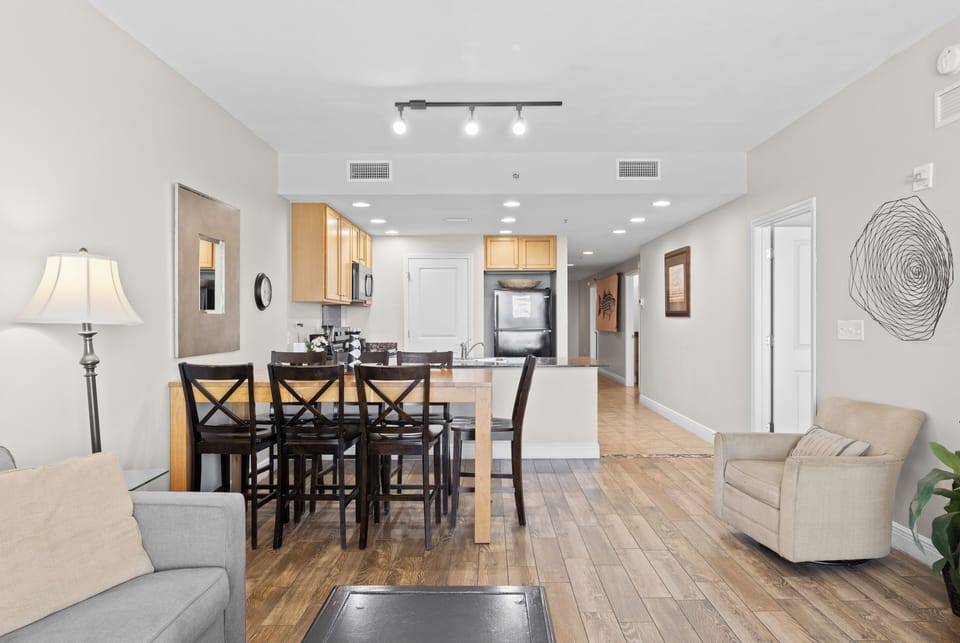Unit 506: Open space layout.