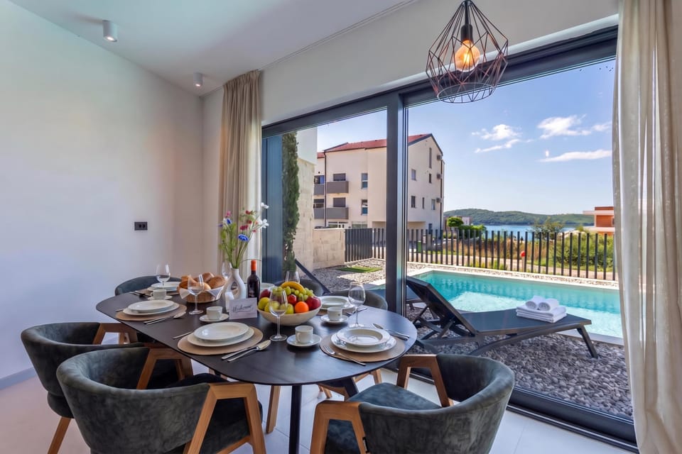 Family Villa, 3 Bedrooms, Balcony (Palm Villa Yana with Pool) | Dining