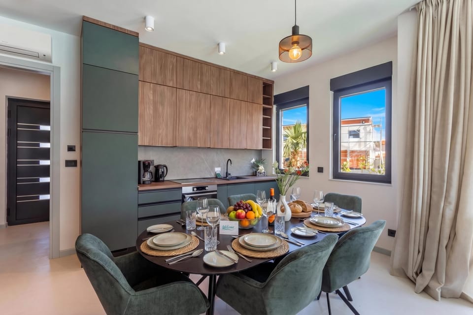 Family Villa, 3 Bedrooms, Balcony (Palm Villa Emma with Pool) | Dining