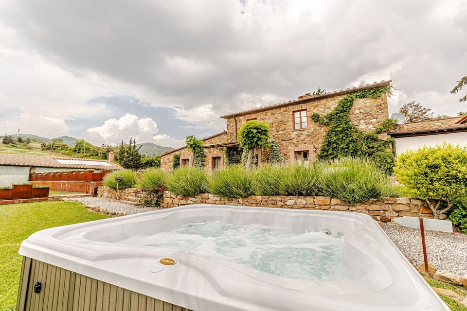 Outdoor jacuzzi available for extra fee of €550 per week