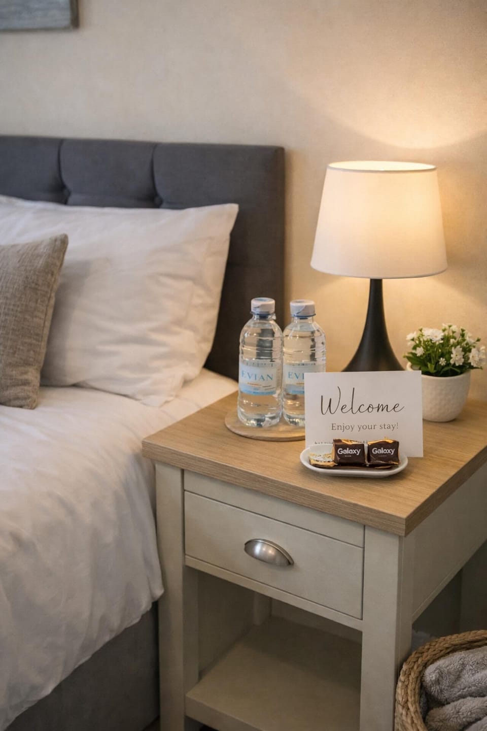 Sleeps8-familyfriendly-freeparking-30mintoheathrow House in Reading