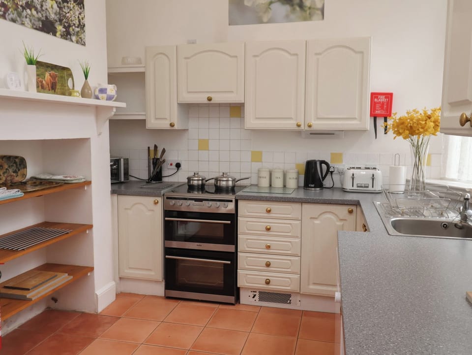 Fridge, microwave, dishwasher, toaster