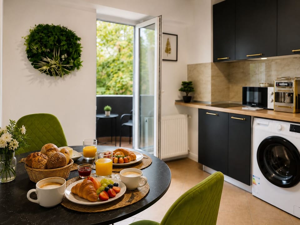 Studio, Balcony, Courtyard View | Private kitchen | Mini-fridge, microwave, espresso maker, coffee/tea maker