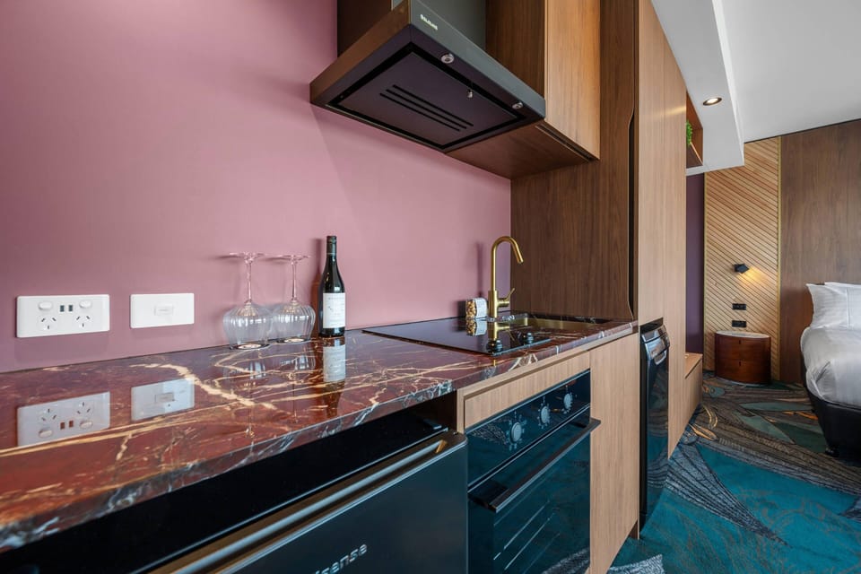 Room, 1 King Bed, Non Smoking (Efficiency) | Free WiFi