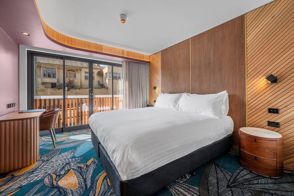 Room, 1 King Bed, Non Smoking (Efficiency, Upgrade) | Free WiFi