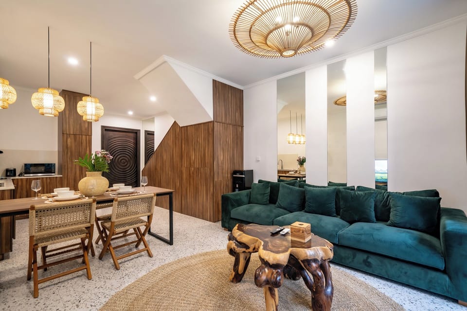 Deluxe Villa, Pool View | Living room