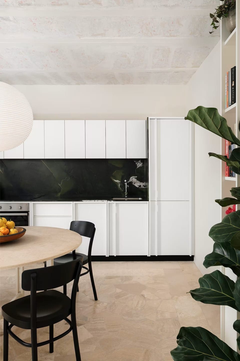 Fully equipped kitchen.