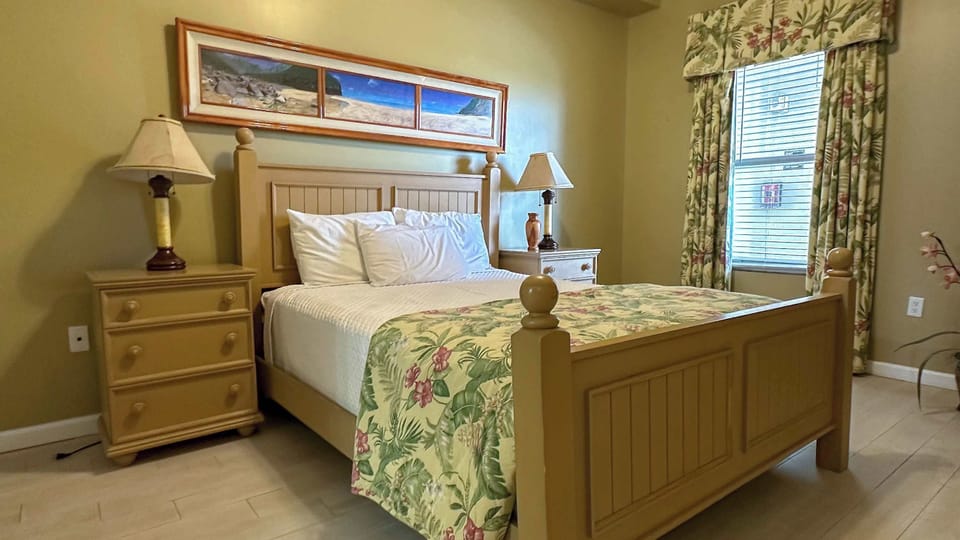 The queen bedroom, ready to keep two people safe + sound all night long. 