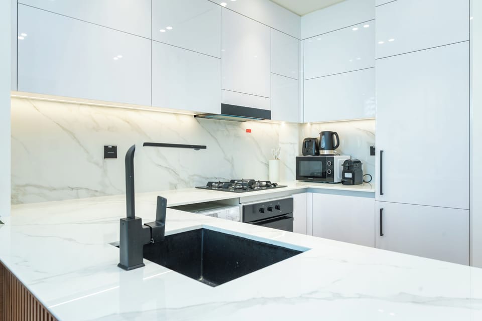 Premium Apartment, Balcony, City View | Private kitchen | Full-size fridge, microwave, oven, stovetop