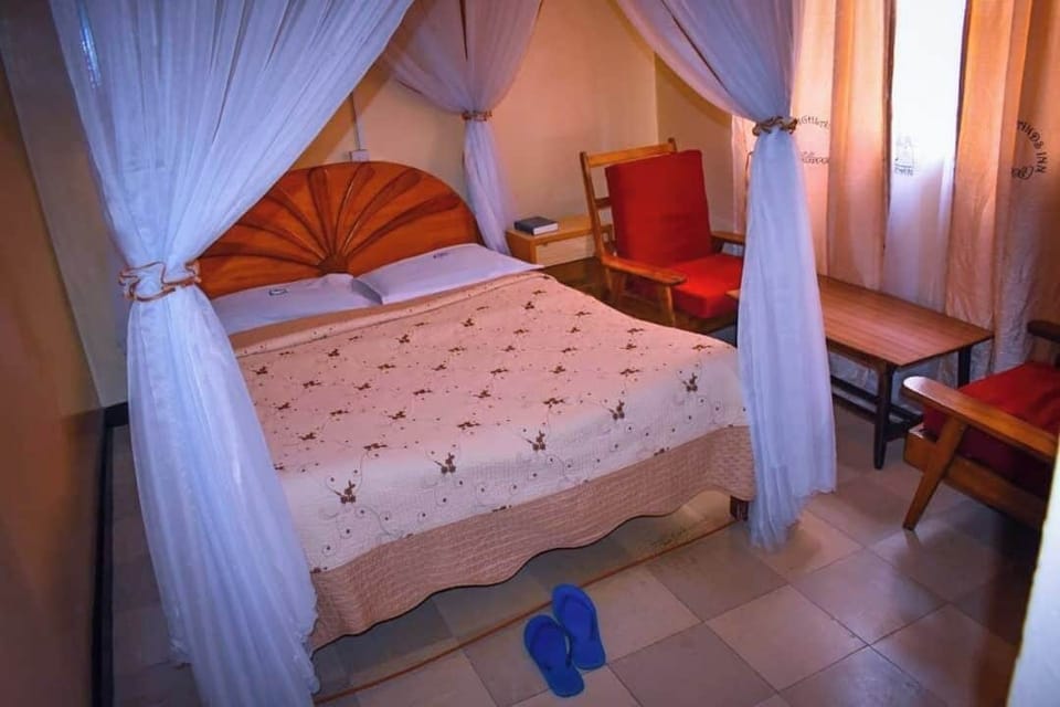 Deluxe Single Room | Free WiFi, bed sheets