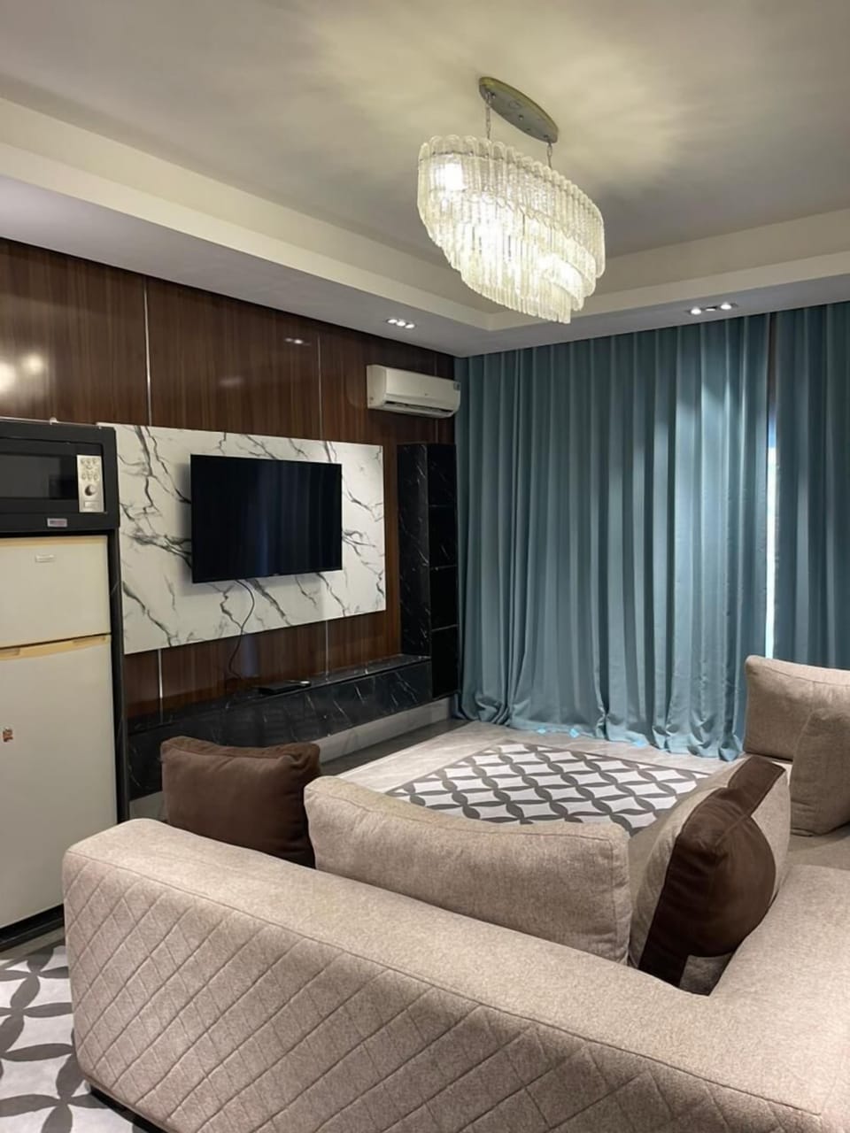 Classic Apartment, Pool View | Living area | Printers