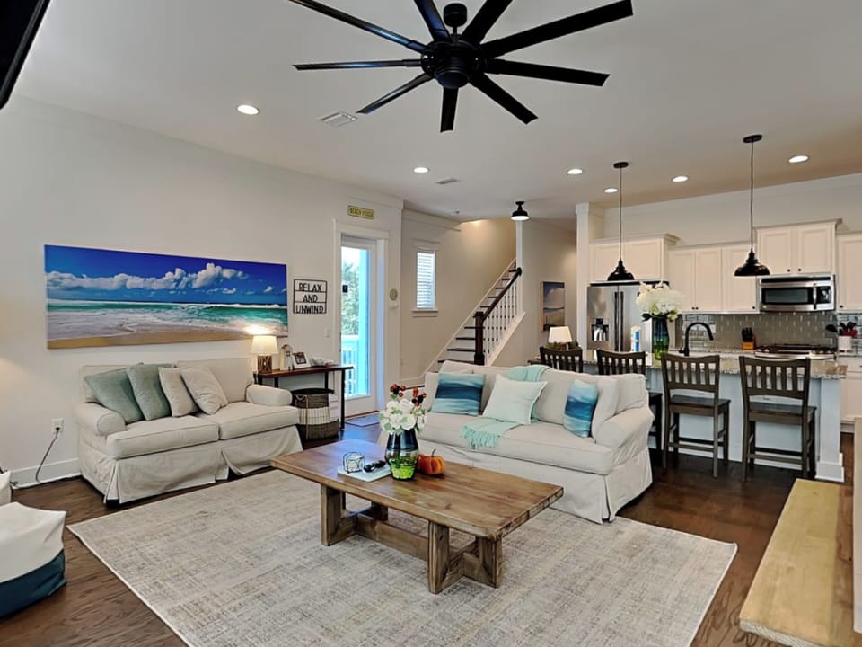 Living Area, First Floor