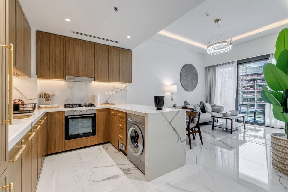 Deluxe Apartment, 1 Bedroom, Balcony | Private kitchen | Fridge, microwave, oven, stovetop