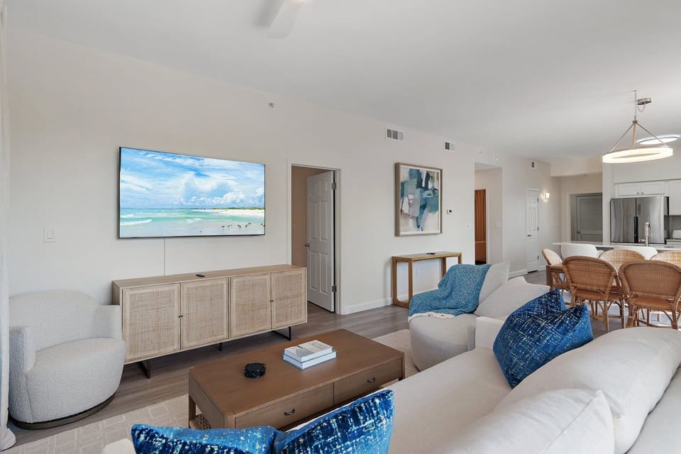 Condo, 3 Bedrooms | Living area | Smart TV, streaming services