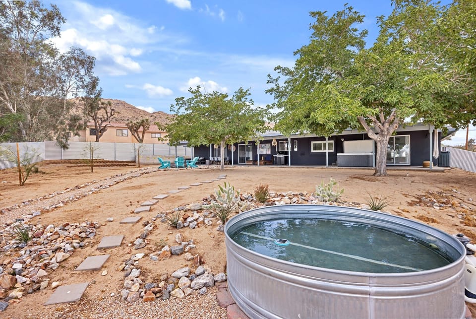 House, 3 Bedrooms | Property grounds
