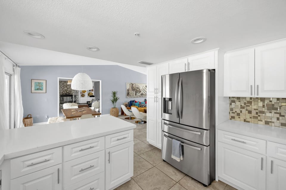 House, 3 Bedrooms | Private kitchen | Fridge, oven, coffee/tea maker