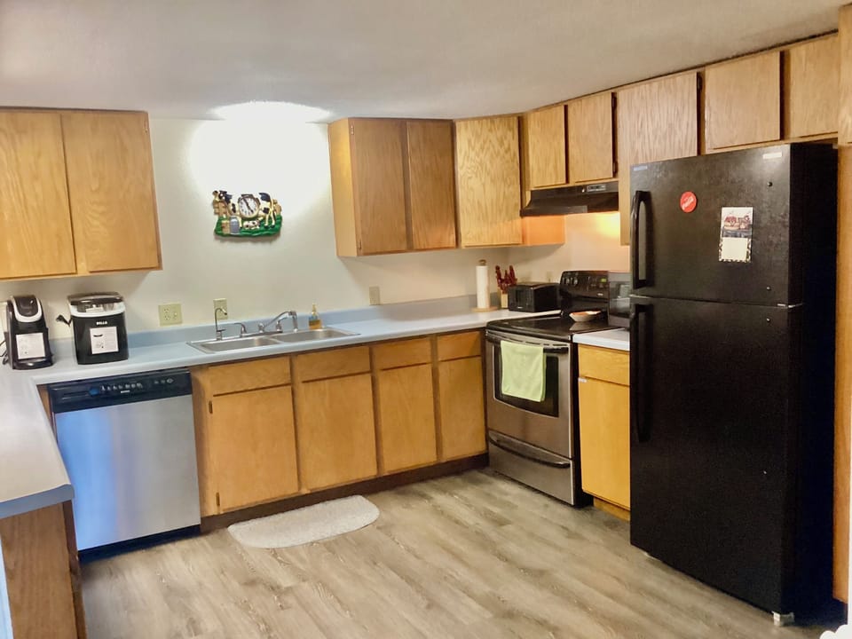 Room for many cooks!  