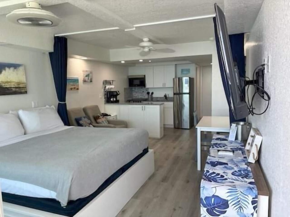 Ocean view studio | Iron/ironing board, free WiFi