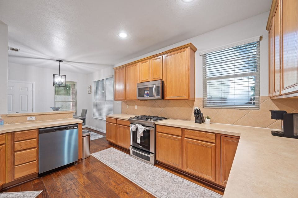 Full Kitchen