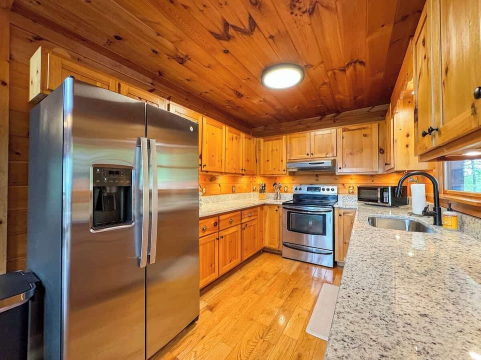 Fully stocked kitchen with everything you need to fix your favorite meal.