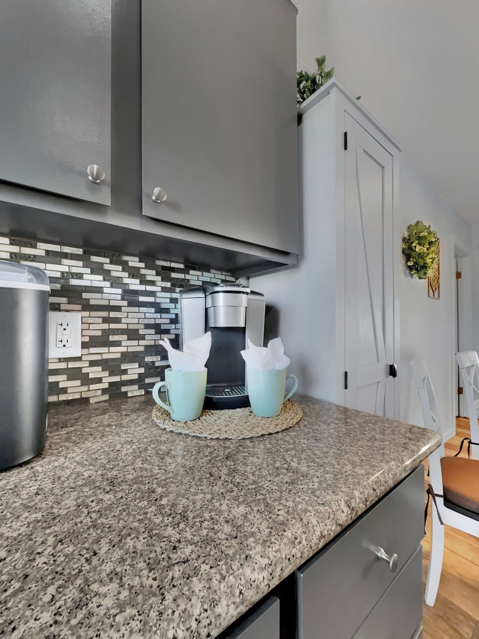 House, Multiple Beds, Patio, Pool View (Silk Oak Tempe) | Private kitchen