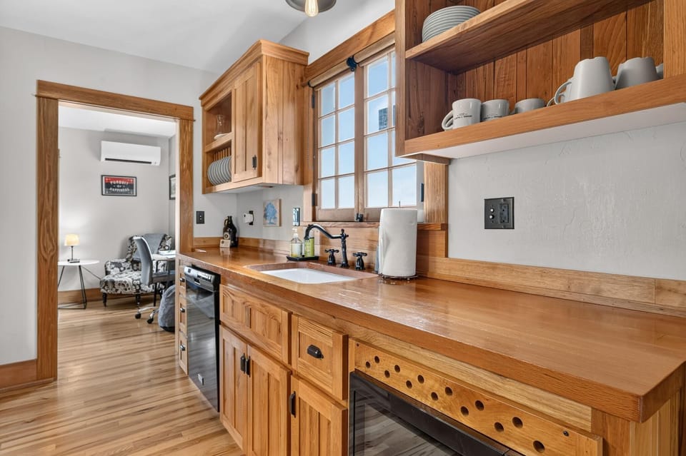 Ample kitchen storage and countertop space in the kitchen