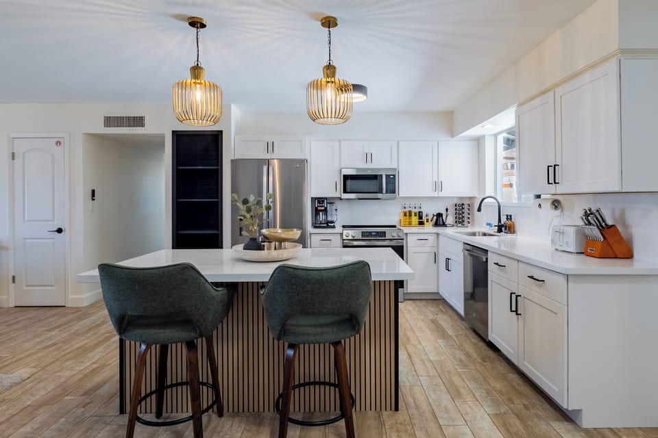 This fully stocked kitchen has everything you need!