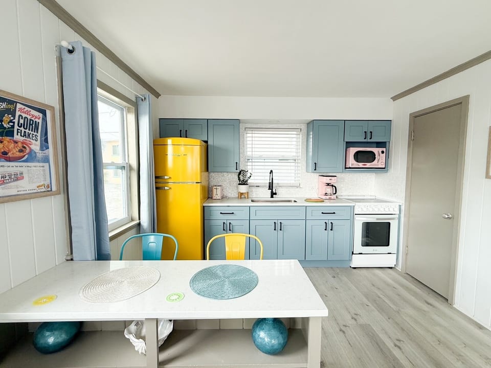 Breakfast Bar and Colorful Kitchen