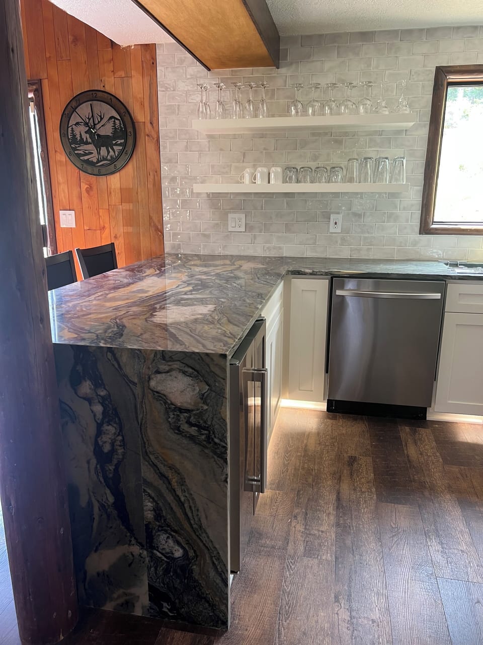 LOVE THE QUARTZITE COUNTER TOPS