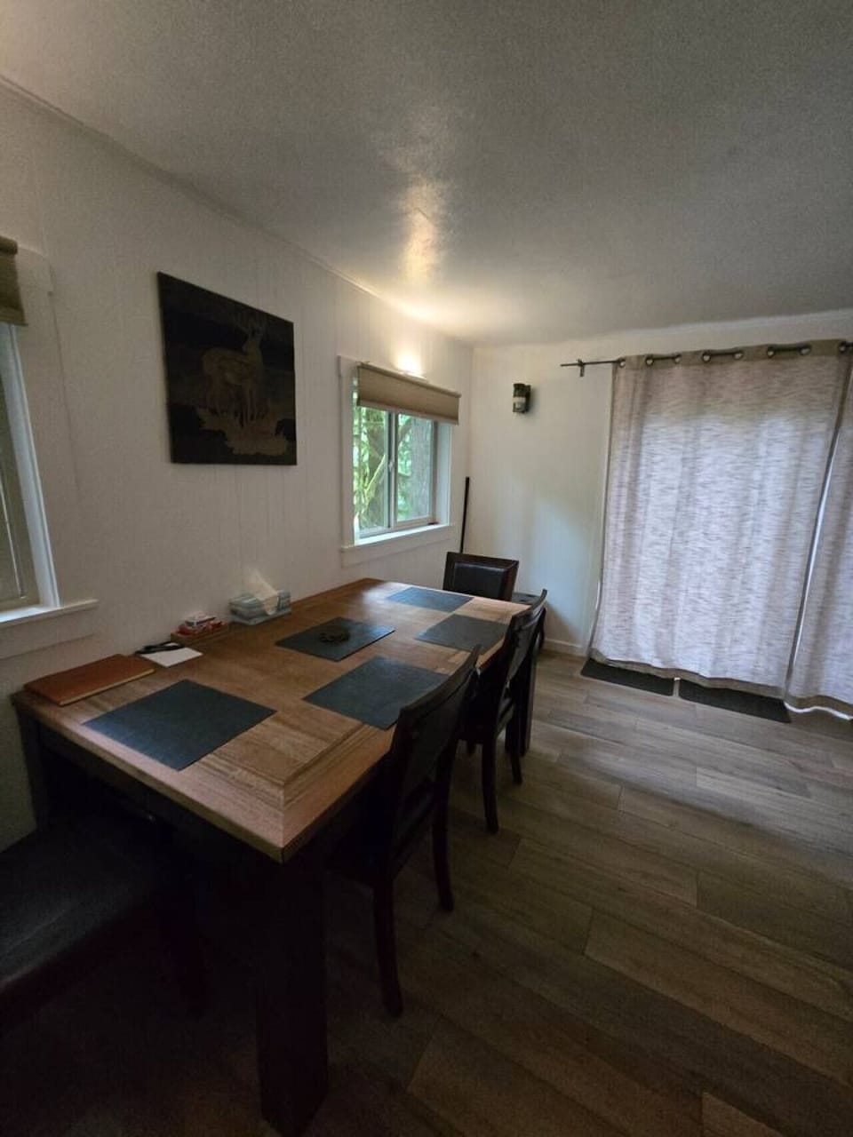 Dining for four around the table