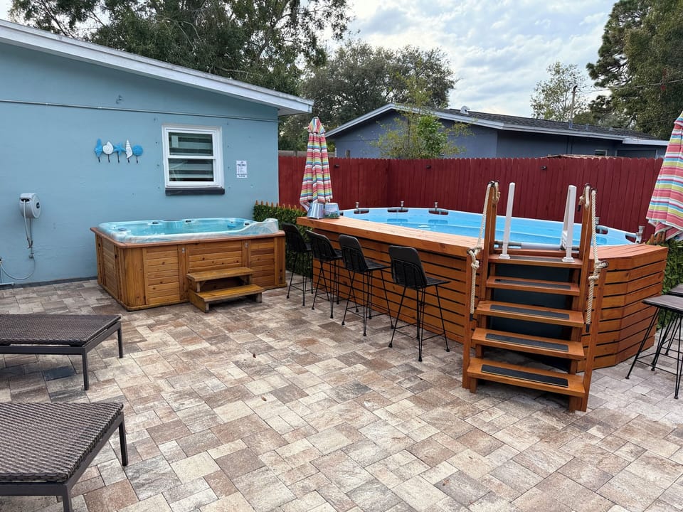 Outdoor spa tub