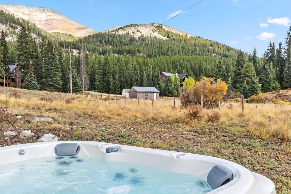 Exterior: Private 6-person hot tub, gas fire pit, gas grill